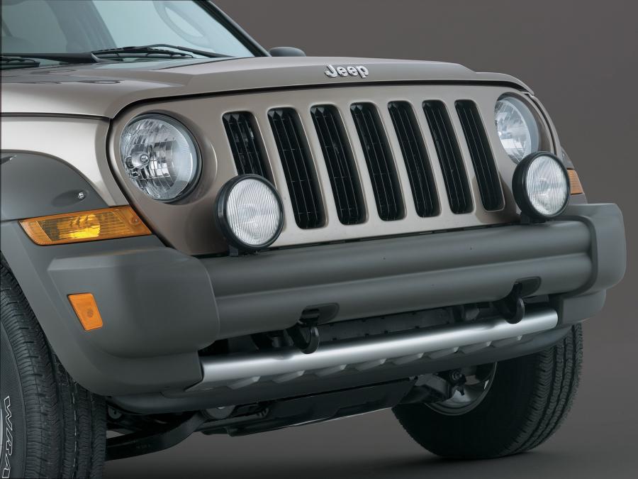  Jeep Liberty Renegade 2004 года  (фото 17 из 18)